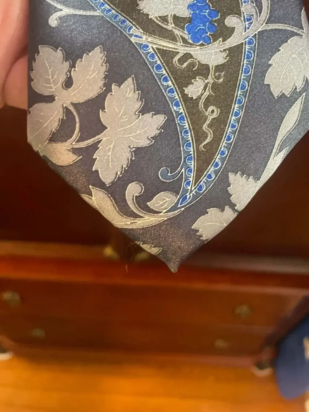 Vintage City Gold Handmade Italy 100% Silk Tie Blue Floral Paisley Grape Pattern
